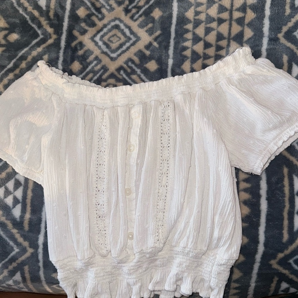 Loose shirt